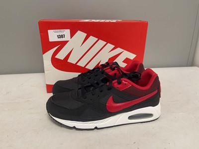 Lot 1307 - Nike UK8.5 air max ivo trainers in black - boxed