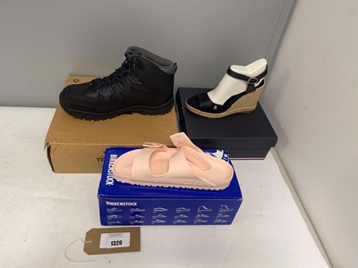 Lot 1320 - 3x Boxed pairs of shoes to include Birkenstock...