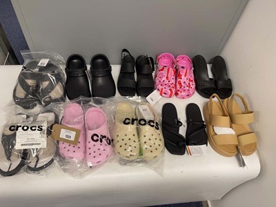 Lot 1323 - 10x Pairs of Crocs in various styles and sizes