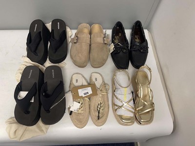Lot 1324 - 6x Pairs of Zara & Sister Companies shoes in...