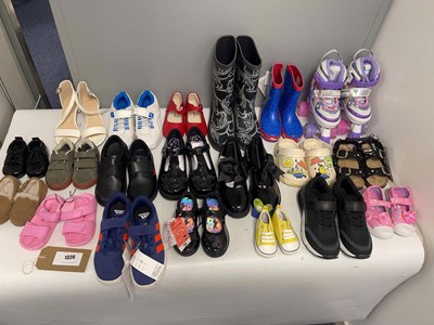 Lot 1326 - 20x Pairs of children's shoes to include M&S,...