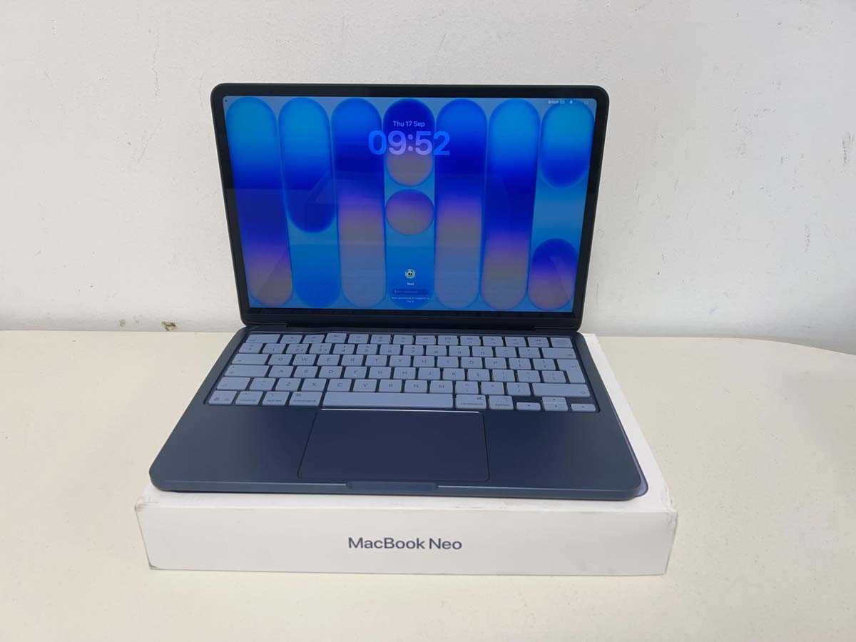 Lot Apple 13-inch MacBook Neo, 8Gb memory, 512GB...