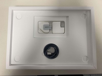 Lot Apple 15-inch MacBook Air with Apple M2 chip,...