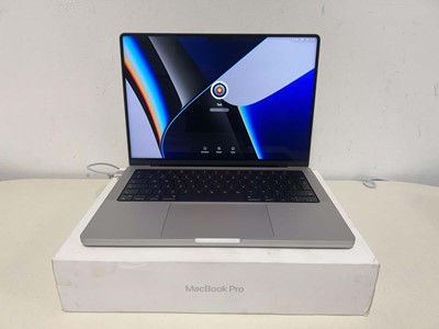 Lot Apple MacBook Pro 14-inch, 64GB unified memory,...