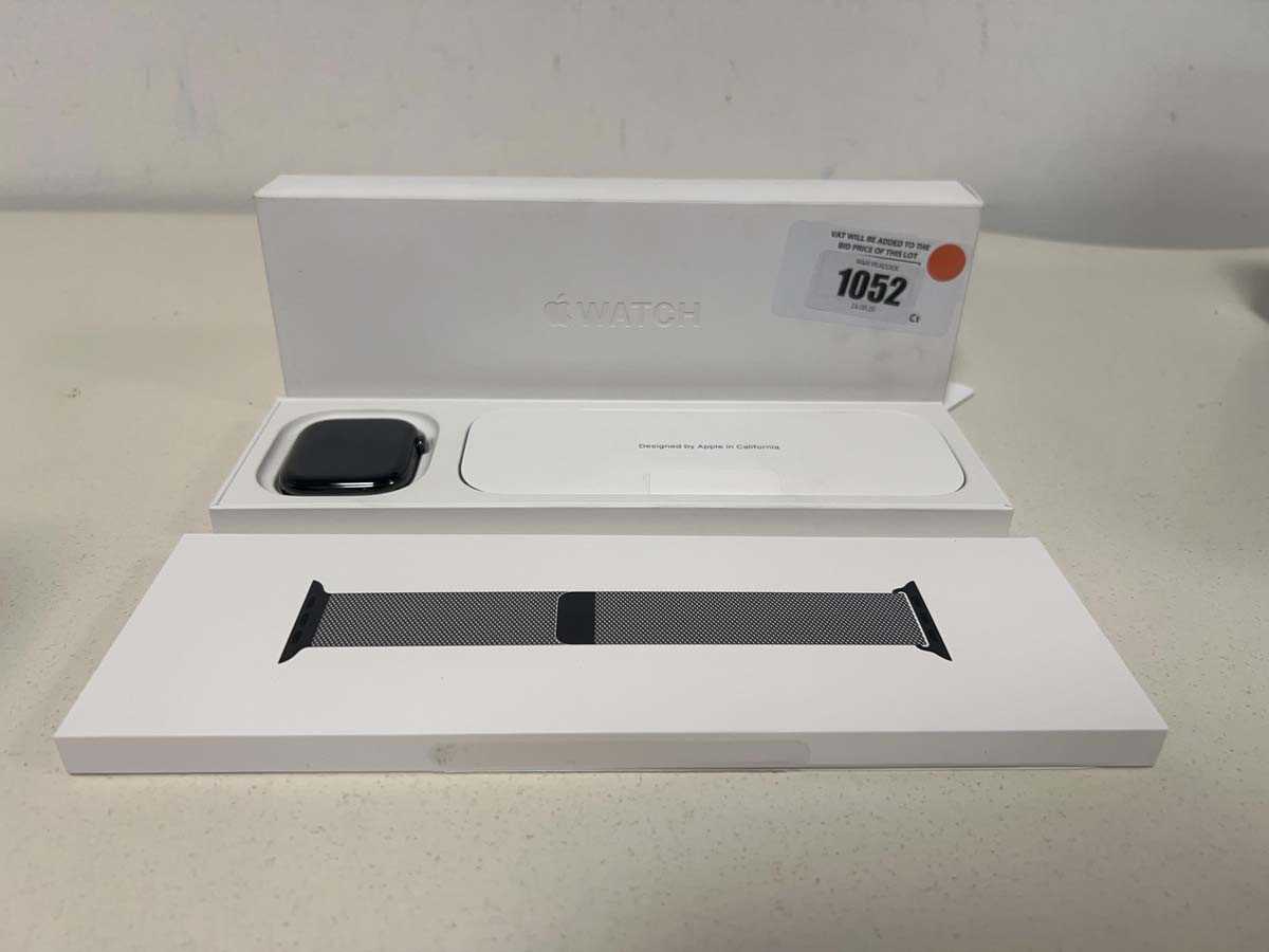 Lot Apple Watch Series 10, 46mm, Slate Titanium...