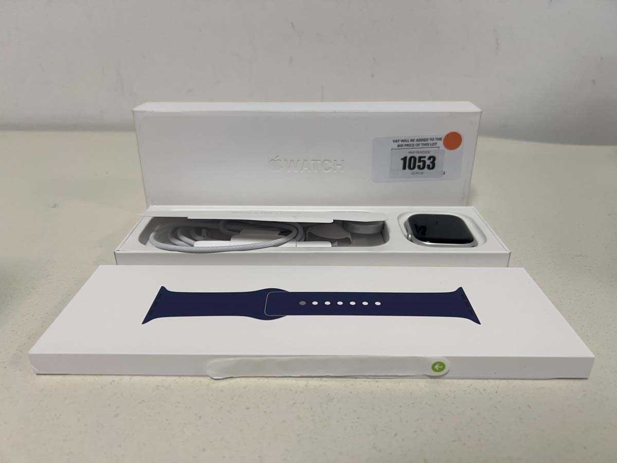 Lot Apple Watch Series 10, 46mm, Silver Aluminium...