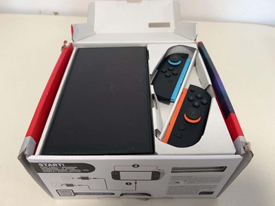 Lot Nintendo Switch 2 + Mario Kart World, boxed
