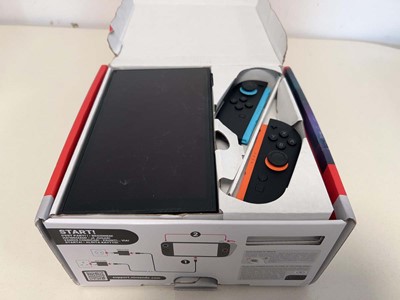 Lot Nintendo Switch 2 + Mario Kart World, boxed