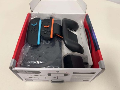 Lot Nintendo Switch 2 + Mario Kart World, boxed
