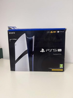 Lot SONY PlayStation 5 Pro with wireless...