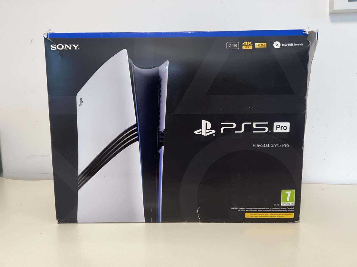 Lot SONY PlayStation 5 Pro with wireless...