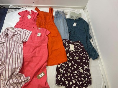 Lot 1350 - Clothing to include Phase Eight, H&M Stella...