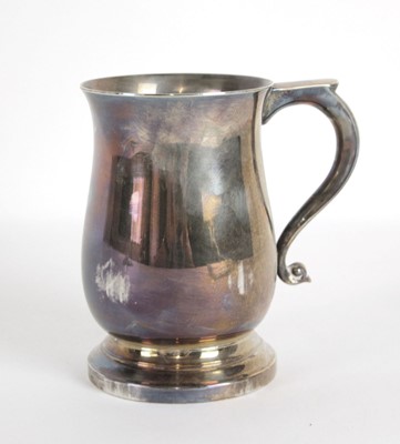 Lot 260 - A silver tankard by A. Chick & Sons Ltd,...