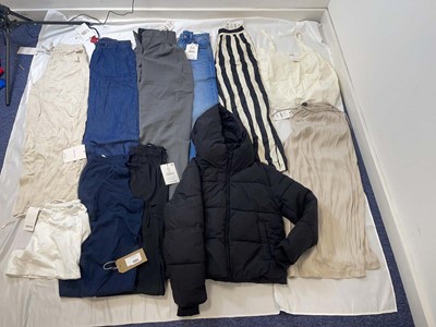 Lot 1364 - Zara & Sister Companies clothing