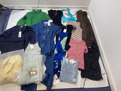 Lot 1383 - Clothing to include Boden, Pretty Lavish, Lucy...