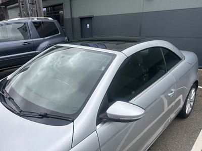 Lot (OV11 JXE) 2011 Volkswagen Eos SE TSI 160...