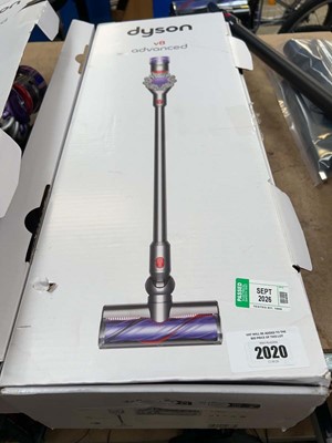 Lot 2020 - Dyson V8 Advance cordless stick vacuum cleaner...