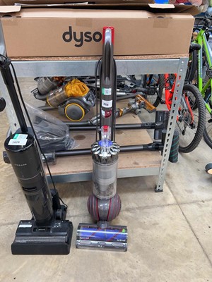 Lot 2026 - Dyson Ball upright vacuum cleaner