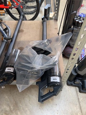 Lot 2029 - Samsung Jet 75E cordless stick vacuum cleaner...