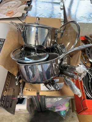 Lot 1437 - Box containing a quantity of Henkels pans and...