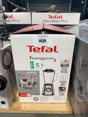 Lot 1439 - Tefal Blendforce glass blender