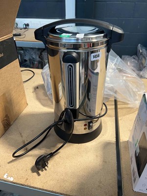 Lot 1456 - Large hot water urn