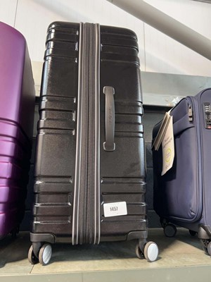Lot 1457 - Set of Samsonite hard shell suitcases in black