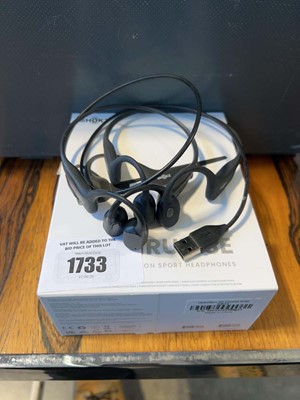 Lot 1733 - 1 boxed and 1 unboxed pair of Shokz Open Run...