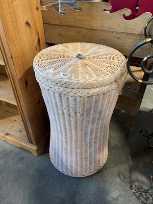Lot 1152 - Tapered wicker laundry basket
