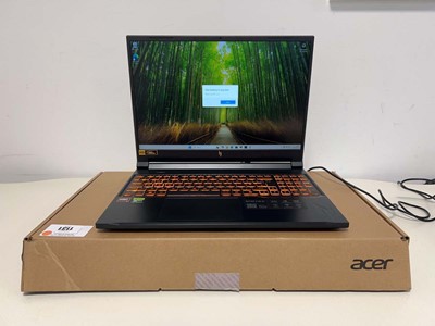 Lot Acer Nitro V 16 AI laptop, ANV16-42-R4RG, AMD...