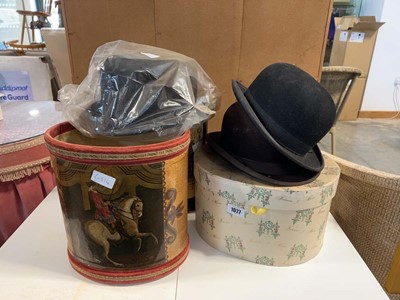 Lot 1077 - Decorative Papier-mâché waste paper basket and...