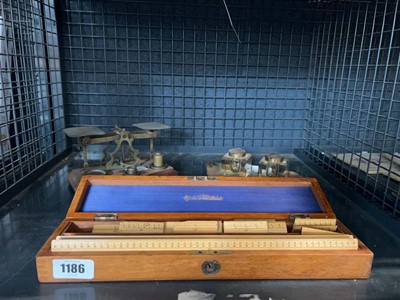Lot 1186 - Group of collectibles including a wooden cased...