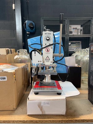 Lot 1199 - WT-90D foiling machine