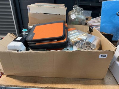 Lot 1200 - Todo crafting machine with various dyes, foils...