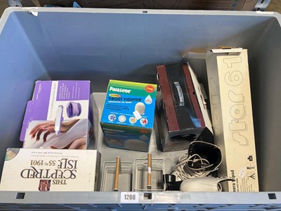 Lot 1208 - Pallet containing mixed homewares including a...