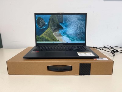 Lot Asus Vivobook E1504F laptop, AMD R5-7520U,...