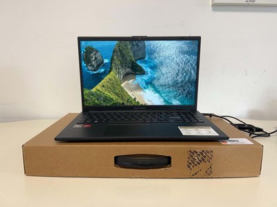 Lot Asus Vivobook E1504F laptop, AMD R5-7520U,...