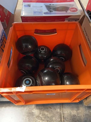 Lot 1264 - Orange crate containing lawn bowls