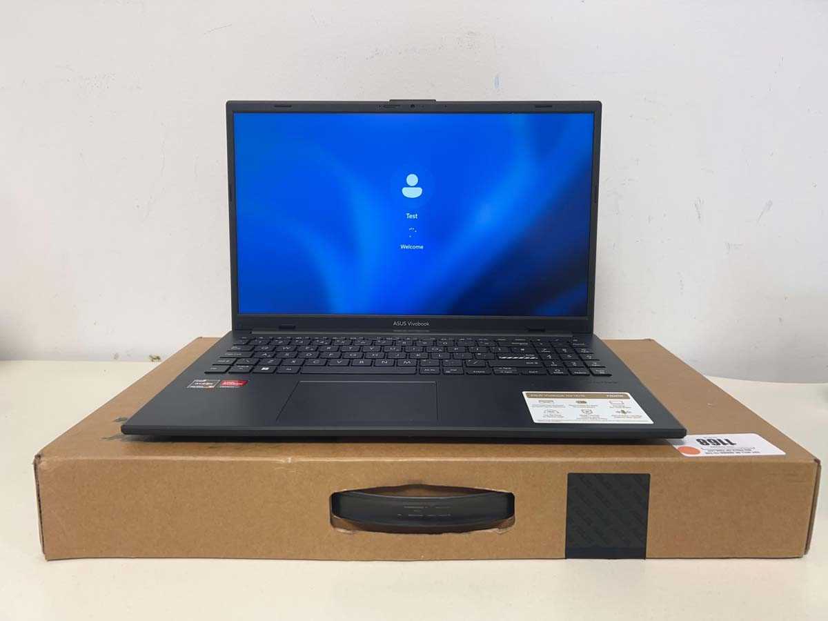 Lot Asus Vivobook E1504F laptop, AMD R5-7520U,...