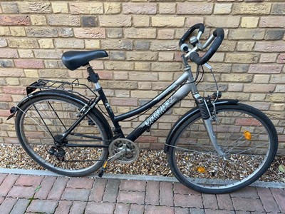 Lot 2110 - Vortex Trek King town cycle in black and grey