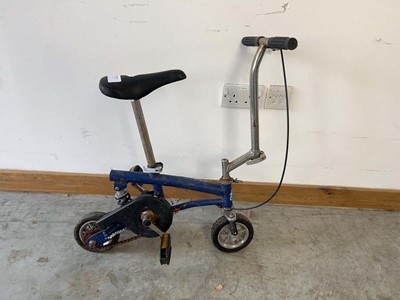 Lot 2111 - Osprey skateboard together with a small two...