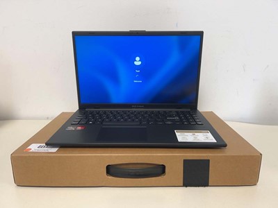 Lot Asus Vivobook E1504F laptop, AMD R5-7520U,...