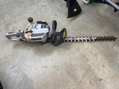 Lot 2263 - Spear & Jackson petrol hedge trimmer