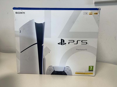 Lot SONY PlayStation 5, 1TB, boxed with wireless...