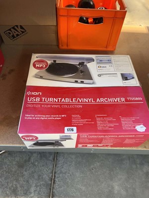 Lot 1776 - Ion USB turntable/vinyl Archiver (TTUSB05)