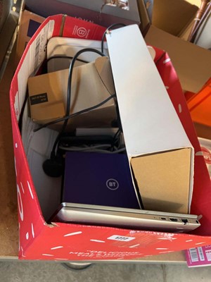 Lot 1777 - Box of mixed electricals to include HP laptop,...