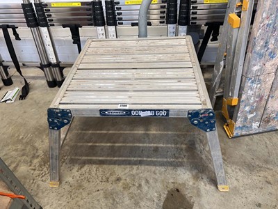 Lot 2289 - Werner decorators aluminium platform