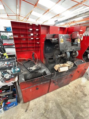 Lot 2292 - Industrial shoe repair finishing...