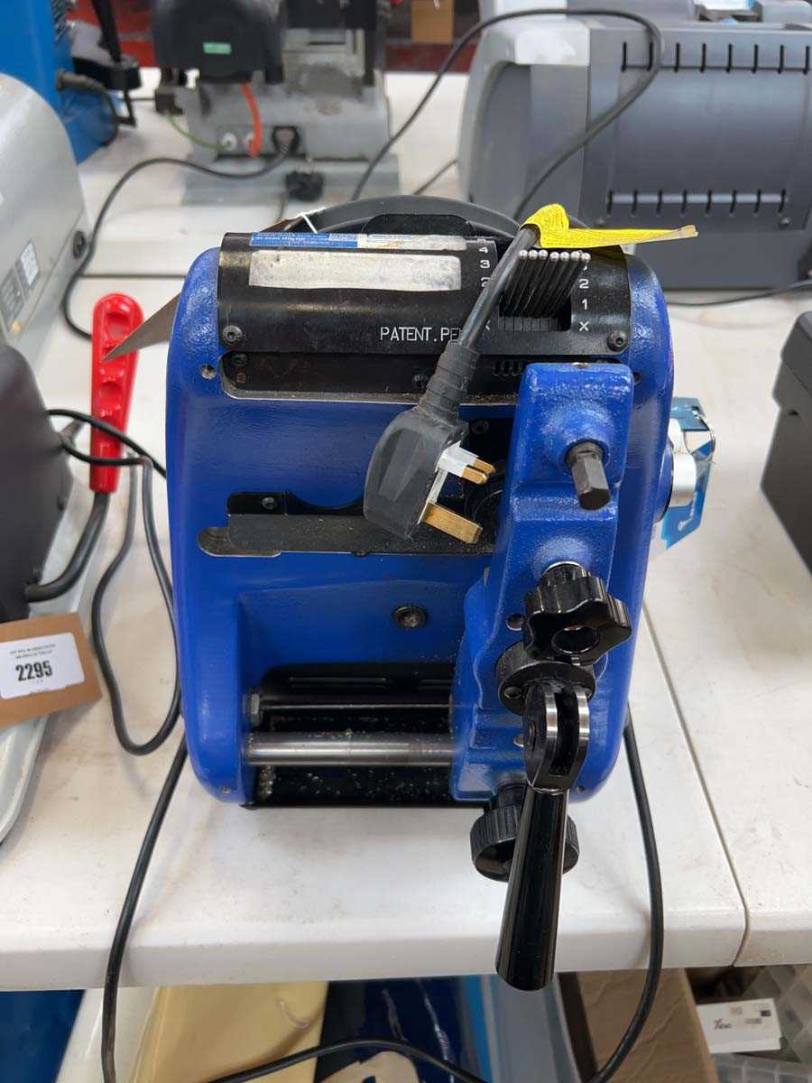 Lot 2294 - Mul-T-Lock 240V compact manual key cutting...