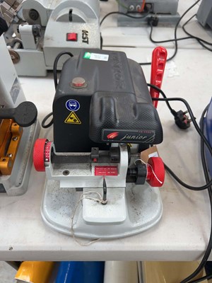 Lot 2295 - Junior TR-9980 Tibbe 240V key cutting machine